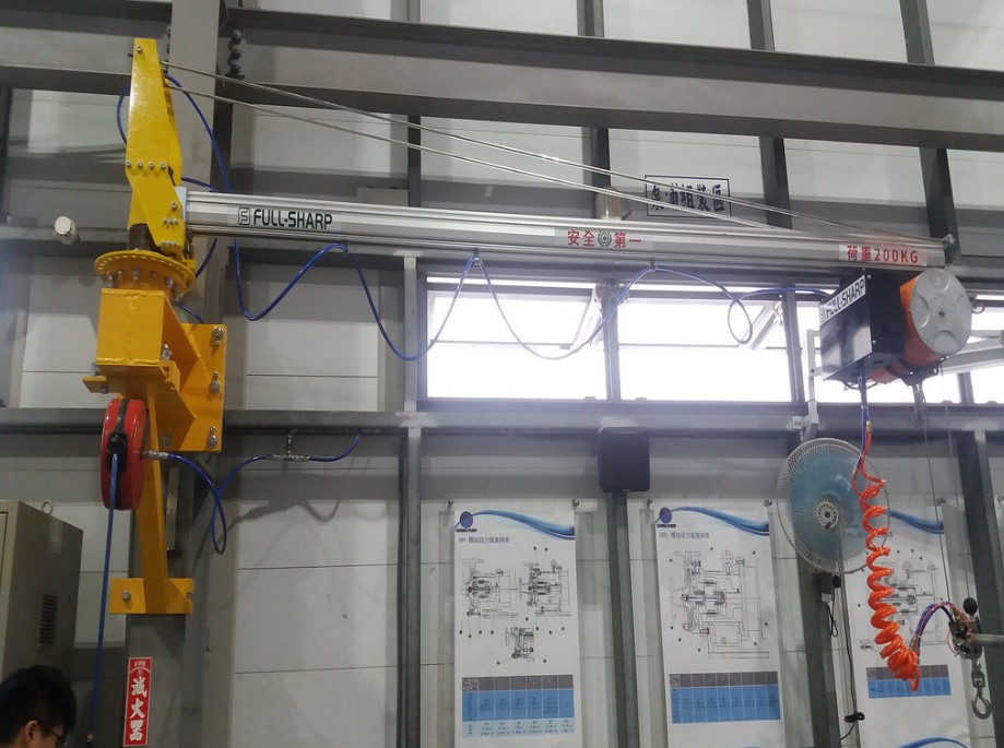 Cầu Trục Xoay Thanh Ray Nhôm Gắn Cột Treo Air Balancer ENDO - Giải Pháp Nâng Hạ Công Nghiệp